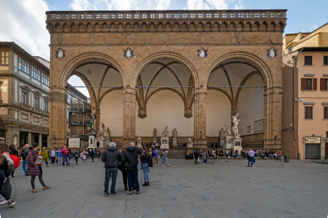 La Loggia Della Signoria Charming Loft Apartment ฟลอเรนซ์ ภายนอก รูปภาพ